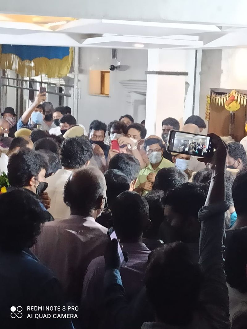 spb fans last respect for her body
