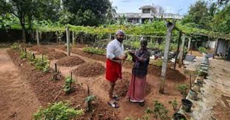 Mohanlal tries his hand at organic farming dpl