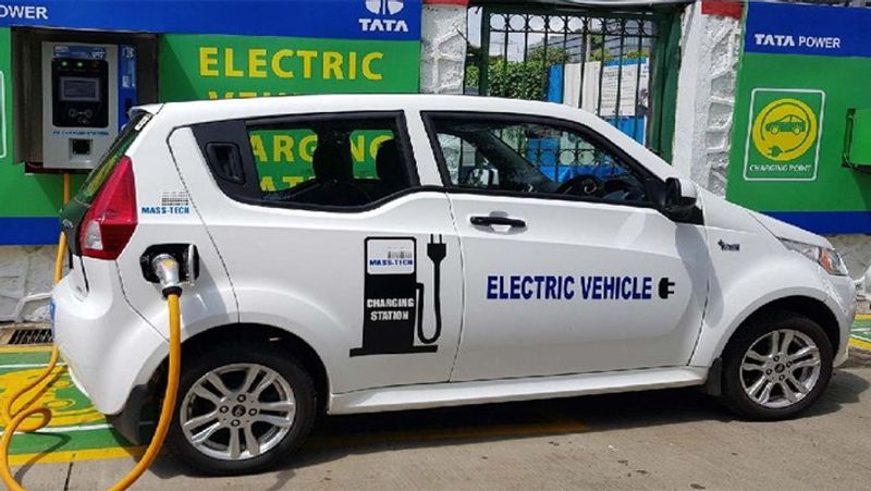 big relief: Electric vehicle owners will be relieved, EV fast charger will be installed in HPCL petrol pumps