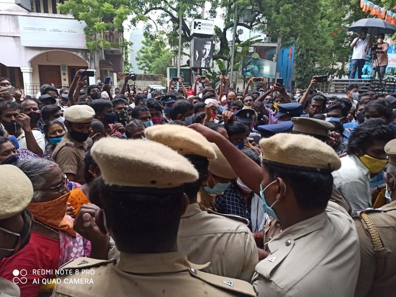 fans and celebrities last respect for spb body photo gallery