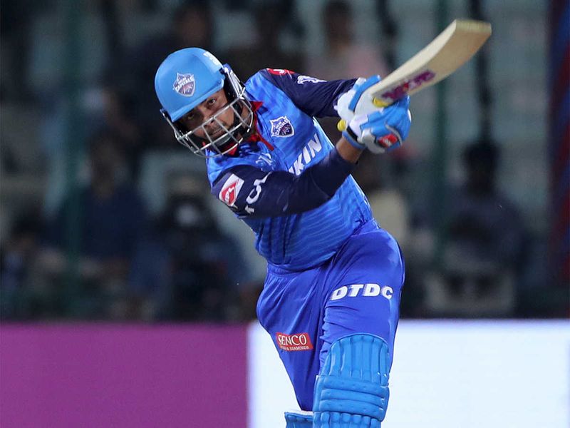 ipl 2020 csk vs dc fans fires ms dhoni for not appealing to take prithvi shaw wicket
