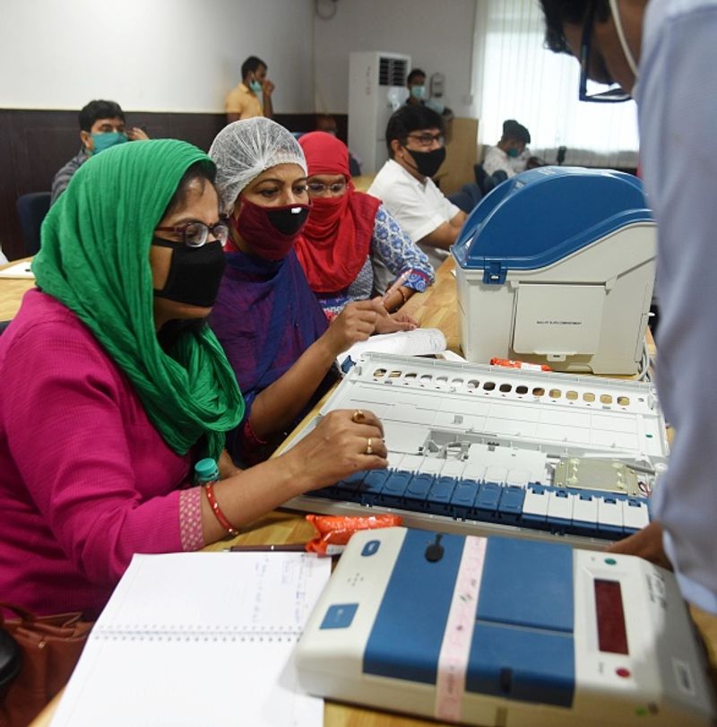 Bihar Elections 2020, Election Commission's guidelines for voting amid Covid-19 ALB