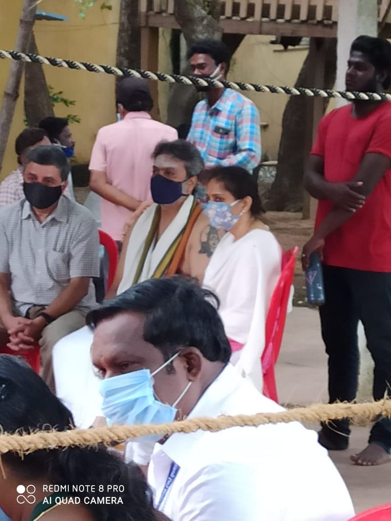 fans came in large number to see the sp balu to funeral with official formalities arj