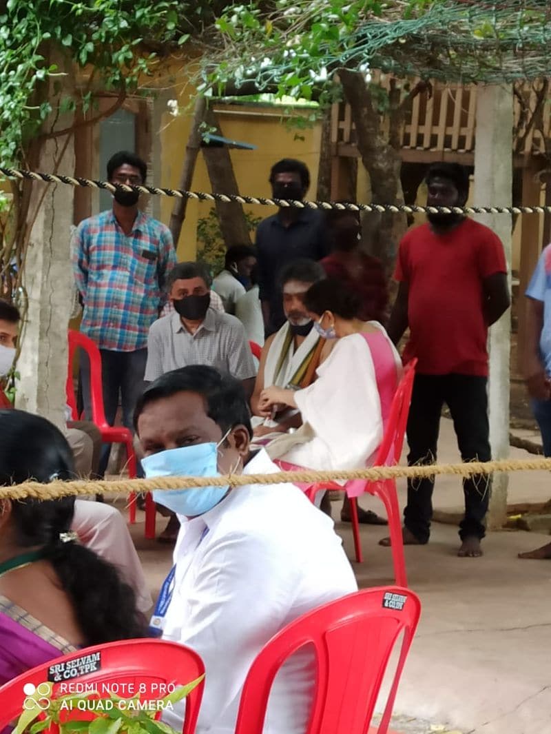 fans came in large number to see the sp balu to funeral with official formalities arj