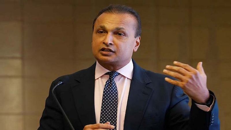 लग्जरी याट के बारे में क्या कहा
जब अनिल अंबानी से उनके लग्जरी याट के बारे में पूछा गया, जो उन्होंने पत्नी टीना अंबानी को गिफ्ट किया था, तो अनिल अंबानी ने कहा कि वह याट एक कंपनी के नाम पर है। उन्होंने कहा उसका सिर्फ एक बार इस्तेमाल किया है। अनिल अंबानी ने यह भी कहा कि उन्हें समुद्र से डर लगता है, इसलिए वे याट का इस्तेमाल नहीं करते।
