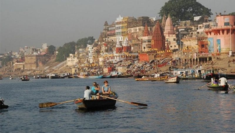 इस लिहाज से यह गंगा के पारिस्थितिकी तंत्र के लिए बड़ा खतरा माना जा रहा है। अब गंगा जैसी प्रवाह वाली नदी में मिलने के बाद इसके बढ़ाव को रोका भी नहीं जा सकता है। क्योंकि यह मछली अपनी खूबसूरती के चलते आर्नामेंटल मछलियों की श्रेणी में आती है और लोग शौकवश इसे एक्वेरियम में पालते हैं लेकिन कैटफिश के बड़ा होने पर इसे गंगा में छोड़ देते हैं। ऐसा करना ही बताया जा रहा है कि अब काफी गलत परिणाम लेकर आ रहा है।
