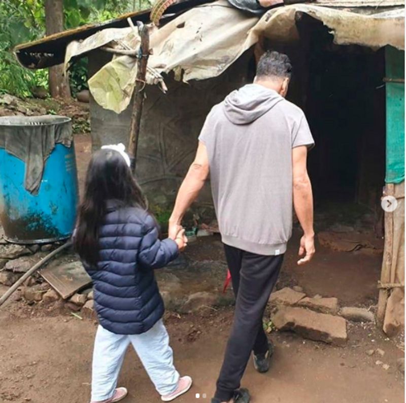 Happy birthday Nitara: actor akshay take daughter to hut for life lesson dpl