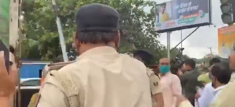 गोहिल ने एनडीए को झूठ की बुनियाद पर टिका गठबंधन बताया। उन्होंने कहा- जनता इस बार झांसे में नहीं आएगी। चुनाव बाद बिहार में सहयोगी दलों के साथ महागठबंधन की सरकार बनेगी। 