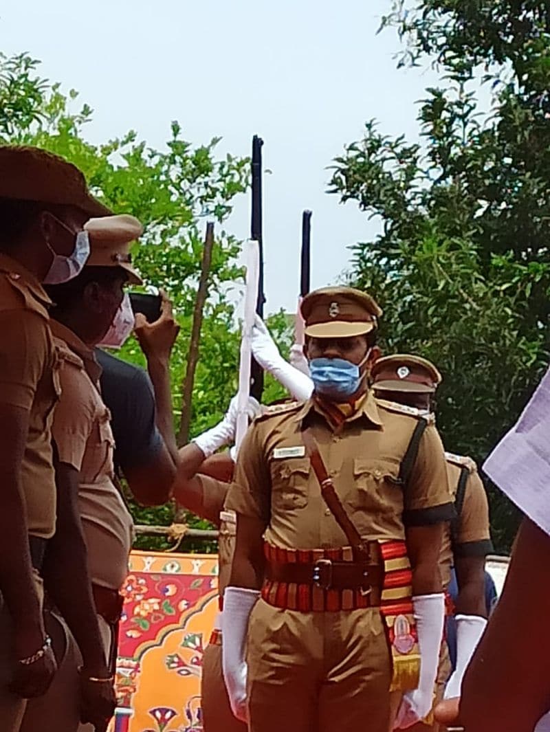 SP Balasubrahmanyam rest with state honours by the police personnel