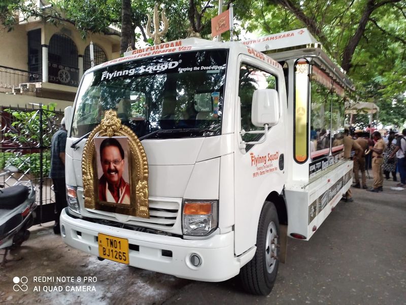 vijay and arjun reached chennai red hills where spbs last rites took place