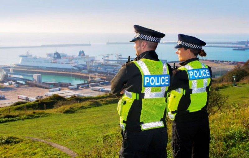 Police officers sacked over their secret on duty sex