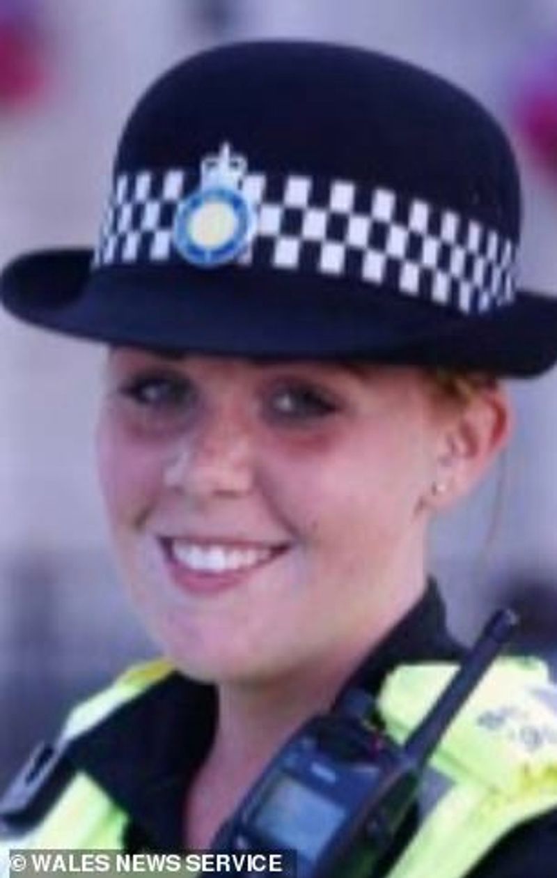 Police officers sacked over their secret on duty sex