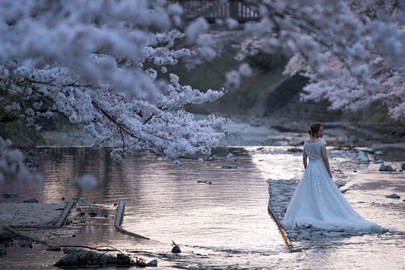 Japan newlyweds can receive up to 600,000 yen to start new life