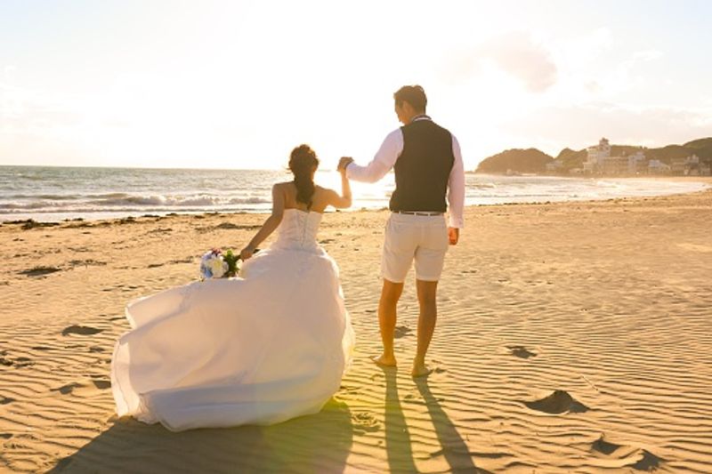 Japan newlyweds can receive up to 600,000 yen to start new life