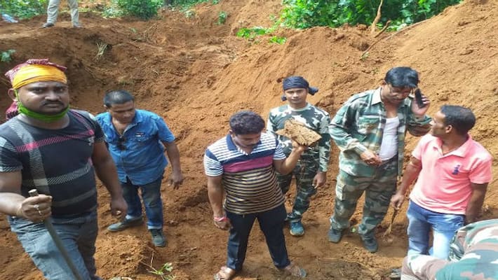 Susceptibly Maoist used arms recovered from forest at Midnapore ASB Susceptibly Maoist used arms recovered from forest at Midnapore ASB