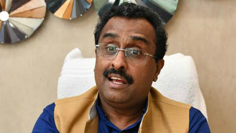 రెండు తెలుగు రాష్ట్రాలకు చెందిన కీలక నేతలు మురళీధర్ రావు, రామ్ మాధవ్ కు కూడ కేంద్ర నాయకత్వం కీలక బాధ్యతలను అప్పగించే అవకాశం ఉందని పార్టీ వర్గాల్లో ప్రచారం సాగుతోంది.