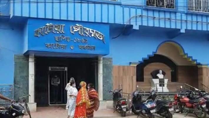 GST department seizes the account of Burdwan and katwa municipalty BTG GST department seizes the account of Burdwan and katwa municipalty BTG
