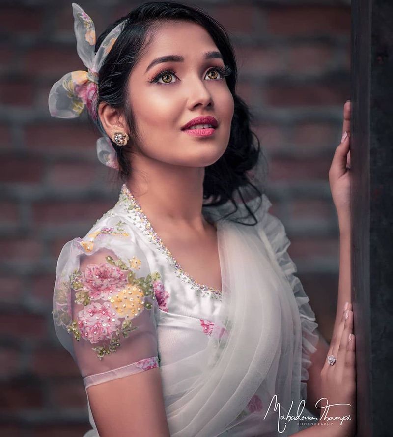 Anikha Surendran Latest White Saree Photos going viral