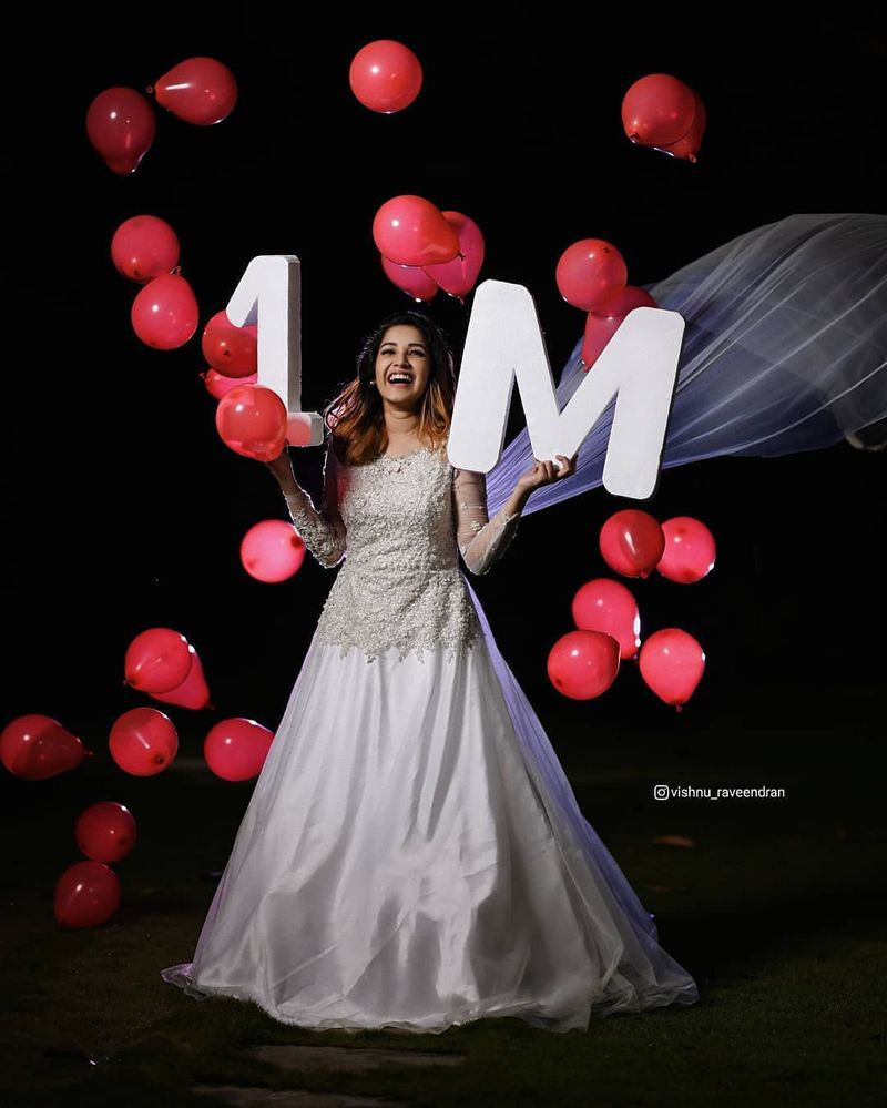 Anikha Surendran Latest White Saree Photos going viral
