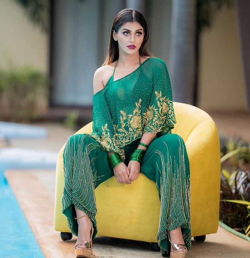 Actress Yashika anand Hot Photo Going viral