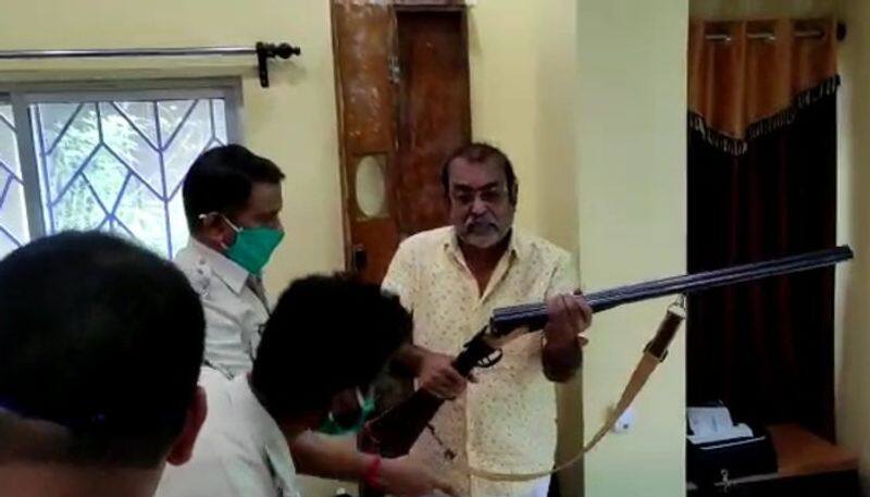Fire arms seized from the home of TMC leader Nityananda Chatterjee in Burdwan BTG