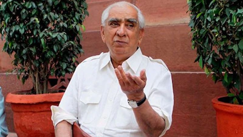 जिन आतंकियों को छोड़ा गया था, उनमें मुश्ताक अहमद जरगर, अहमद उमर सईद शेख और मौलाना मसूद अजहर शामिल थे। इन आतंकियों को लेकर जसवंत ही कंधार गए थे। 