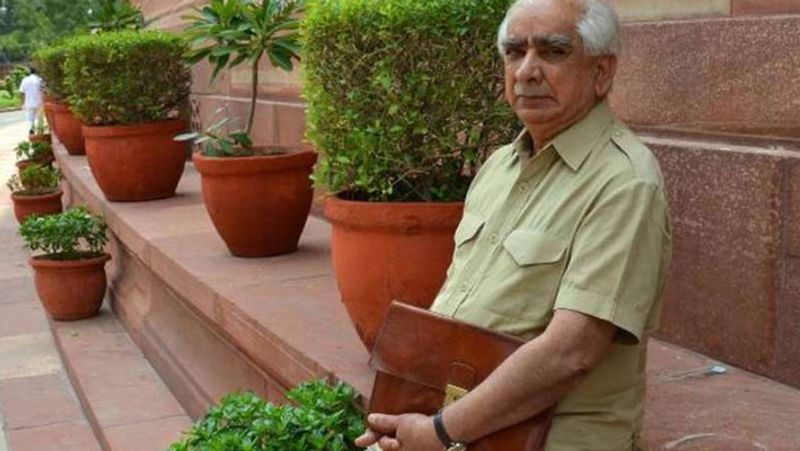 उनकी बाड़मेर सीट से भाजपा ने कर्नल सोनाराम चौधरी को उतारा। इसके बाद जसवंत ने फिर भाजपा छोड़ दी। निर्दलीय चुनाव लड़े, लेकिन हार गए। इसी साल उन्हें सिर में चोट लगी। इसके बाद से जसवंत कोमा में ही थे।