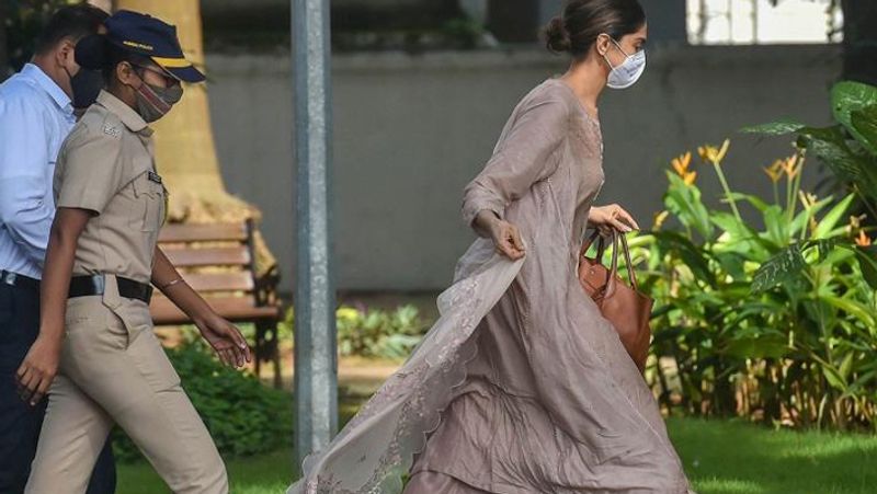 Here how Deepika Padukone family reacted to her drugs investigation