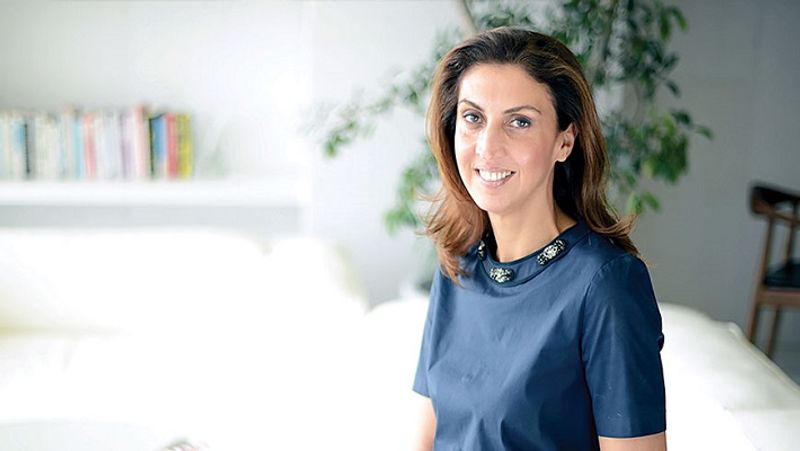 तान्या दुबाश (Tanya Dubash)
आदि गोदरेज की बड़ी बेटी तान्या दुबाश गोदरेज ग्रुप की कई कंपनियों की बोर्ड डायरेक्टर्स में शामिल हैं। तान्या फैमिली बिजनेस में काफी समय से हैं। वह गोदरेज ग्रुप की एग्जीक्यूटिव डायरेक्टर और चीफ ब्रांड ऑफिसर हैं। गोदरेज ग्रुप की पहचान दुनिया भर में बनाने में उनका अहम रोल रहा है। 