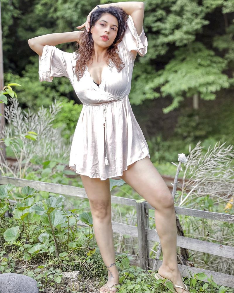 sheeva rana sexy photos shack social media arj