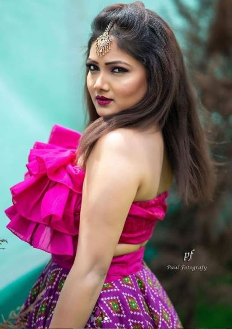 roja serial actress priyanka nalkari latest hot photo shoot