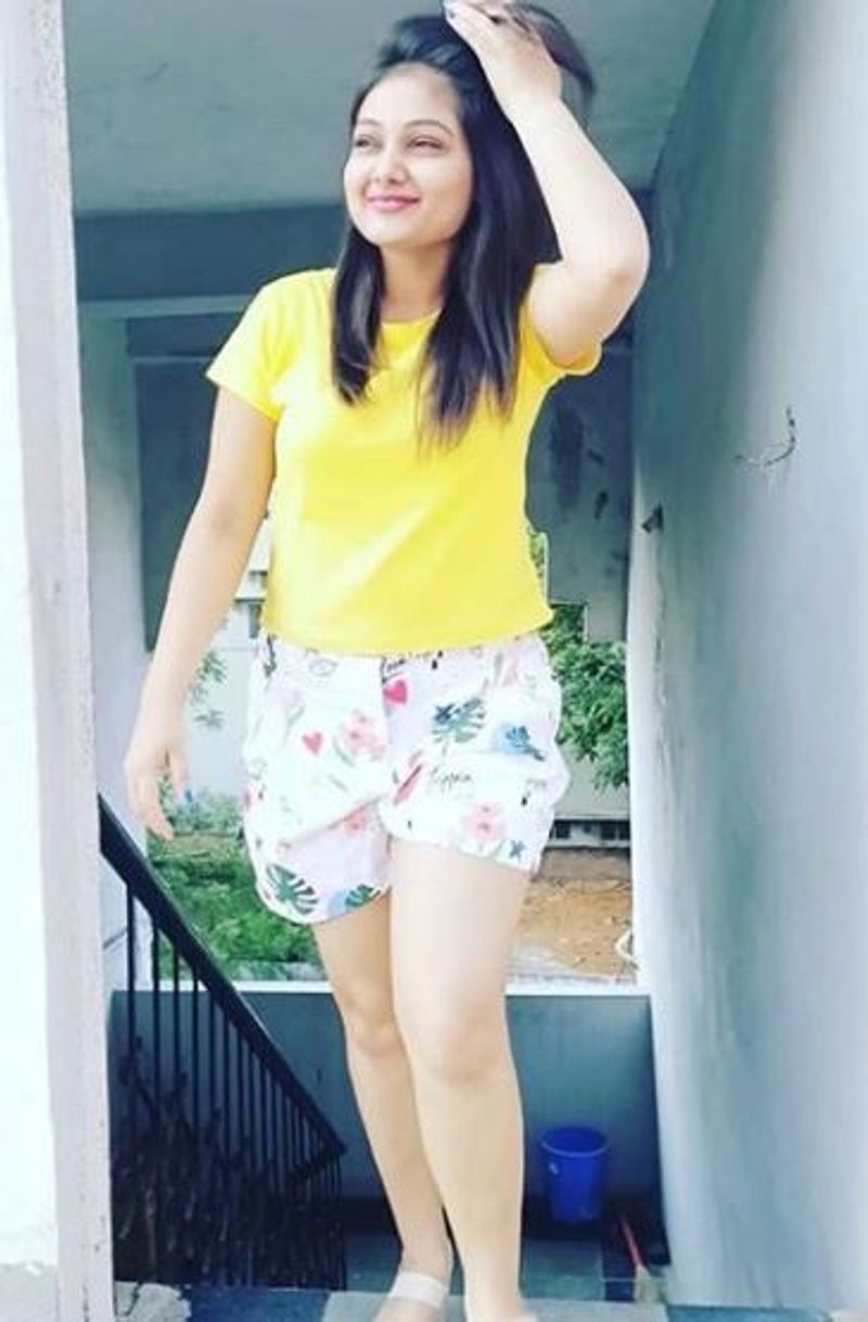 roja serial actress priyanka nalkari latest hot photo shoot