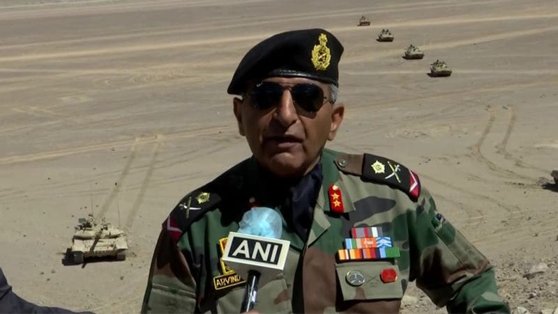 मीडिया रिपोर्ट्स की मानें तो टी-90 भीष्म टैंक में मिसाइल हमले को रोकने वाला कवच है। इसमें शक्तिशाली 1000 हॉर्स पावर का इंजन है। यह एक बार में 550 किमी की दूरी तय करने में सक्षम है। 