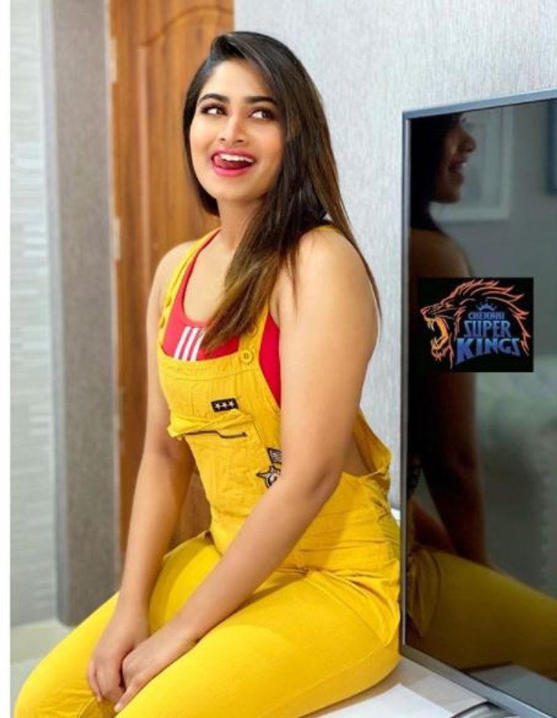 shivani narayanan latest hot photo gallery