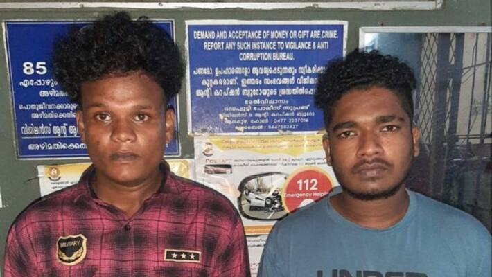 accused of gold snatching case arrested in alappuzha accused of gold snatching case arrested in alappuzha