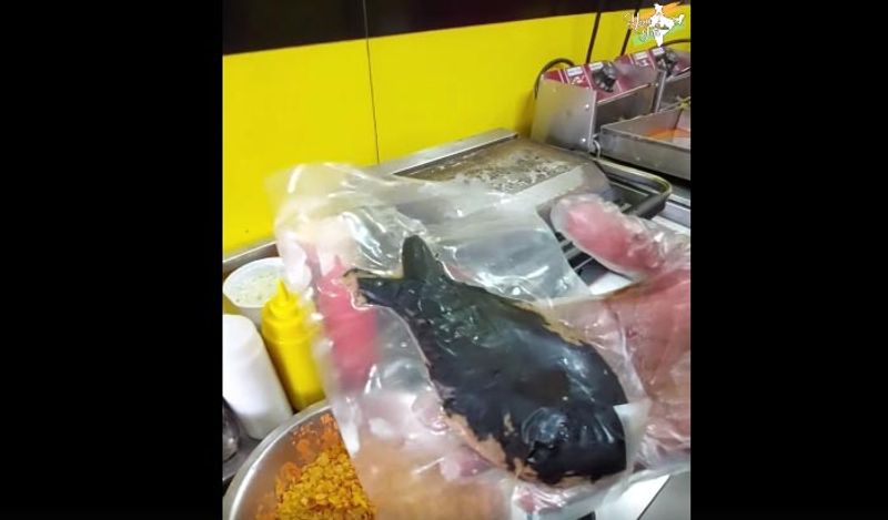 have you ever tried famous delhi veer ji burgers that cost 29 thousand rupees for special veg golden fish burgers kph