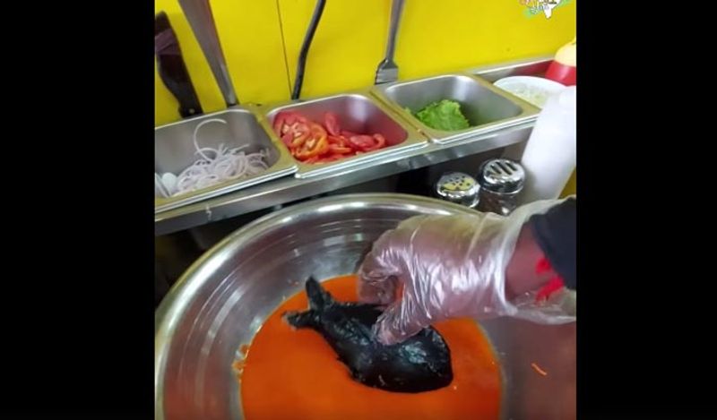 have you ever tried famous delhi veer ji burgers that cost 29 thousand rupees for special veg golden fish burgers kph