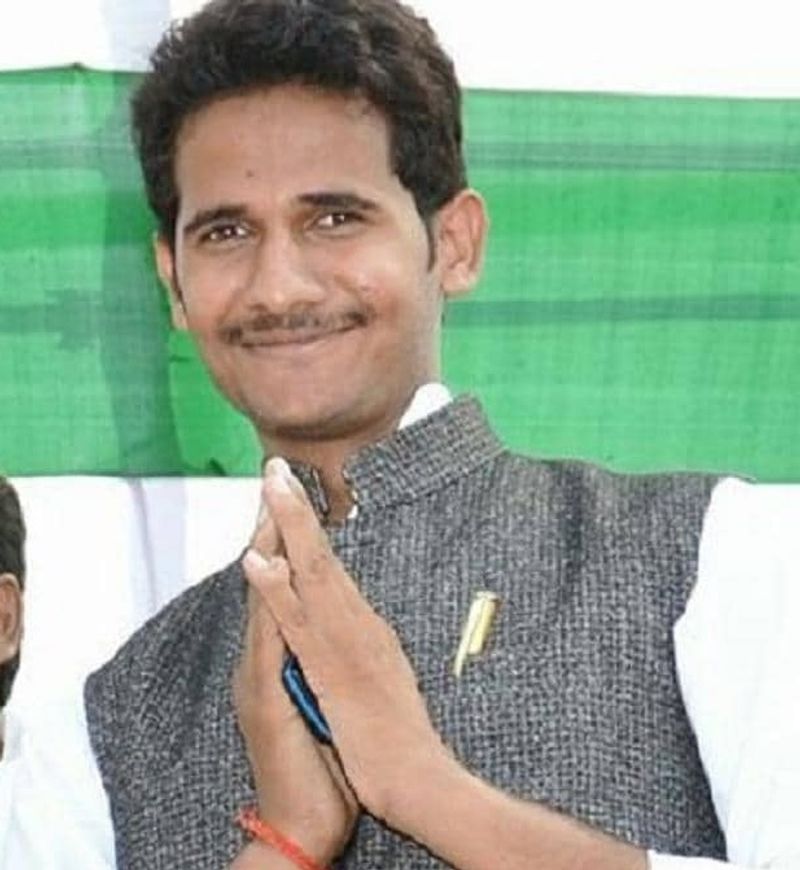 युवा राष्ट्रीय सचिव प्रिंस बजरंगी की हालत नाजुक बताई जा रही हैं। उनका इलाज इस समय आरा सदर अस्पताल इलाज में चल रहा है। बता दें कि यह वारदात नवादा थाना इलाके में जगदेव नगर में सूर्य मंदिर के पास हुई।
