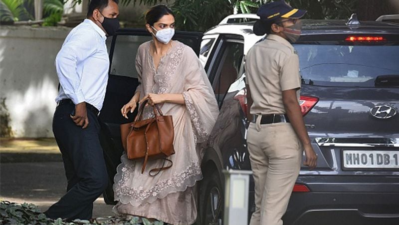 Here how Deepika Padukone family reacted to her drugs investigation