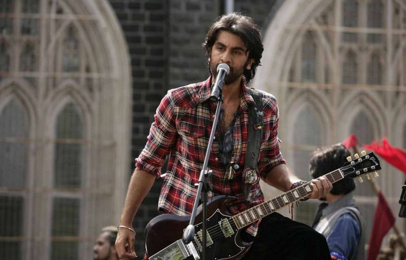 Rockstar (2011)
Ranbir played the role of an aspiring musician. The film portrayed his journey towards fame and success. It is known as one of Imtiaz Ali's best works. According to reports, Rockstar managed to earn 109 crores worldwide.