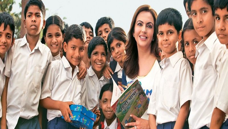 नीता अंबानी को किया था सम्मानित
नीता अंबानी को मेट्रोपॉलिटन म्यूजियम ऑफ आर्ट ने पहले भी सम्मानित किया था। साथ ही, नीता अंबानी ‘द मेट्स इंटरनेशनल काउंसिल’ की सदस्य भी हैं। देश की सांस्कृतिक पहचान को बनाए रखने के लिए रिलायंस फाउंडेशन समय-समय पर प्रयास करता रहा है।
