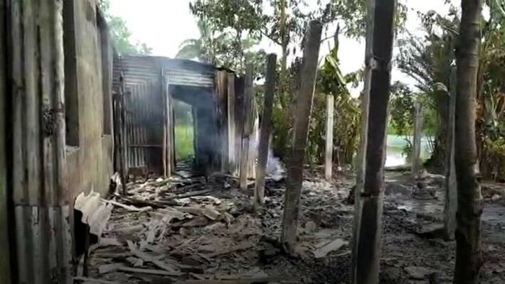 Massive fire by a fire cracker factory blast at Baruipur ASB Massive fire by a fire cracker factory blast at Baruipur ASB