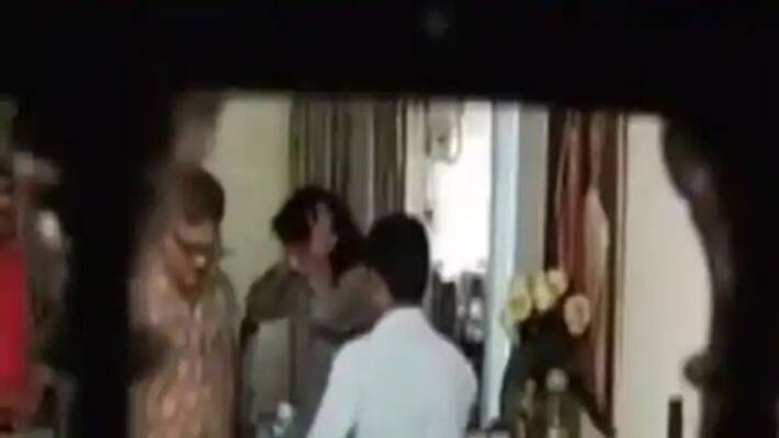 DG Rank officer Assaults Wife After Allegedly Being Caught with another woman in mp DG Rank officer Assaults Wife After Allegedly Being Caught with another woman in mp