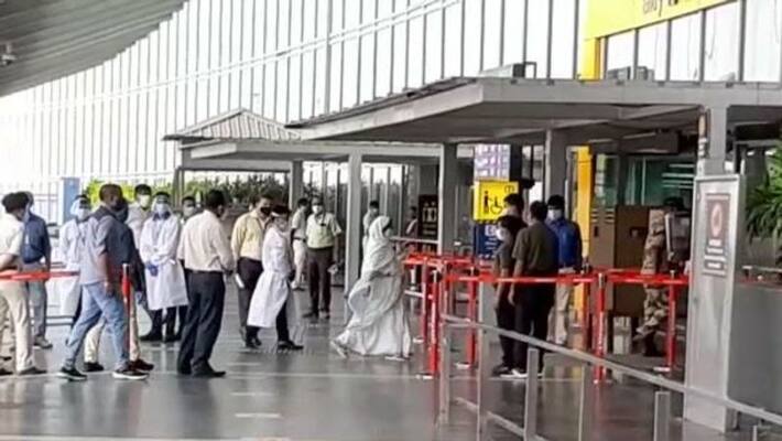 Chief Minister Mamata Banerjee going to Kolkata Airport for North Bengal RTB Chief Minister Mamata Banerjee going to Kolkata Airport for North Bengal RTB