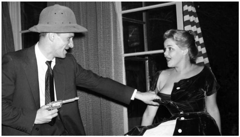 the real life casanova who lived life full of sex, orgies and fame, Hugh Hefner the play boy publisher photos