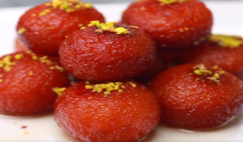 make spongy gulab jamun with half liter milk and two tablespoon flour