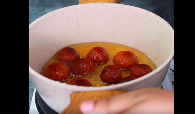 make spongy gulab jamun with half liter milk and two tablespoon flour