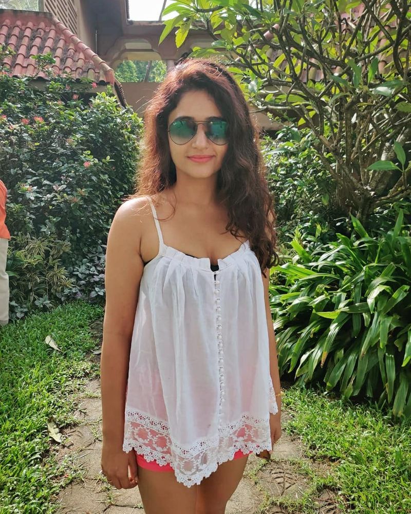 Actress Poonam bajwa hotness overloads Photos