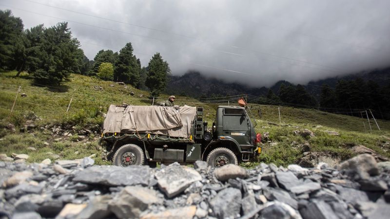 India buy new weapons worth 2290 crore
