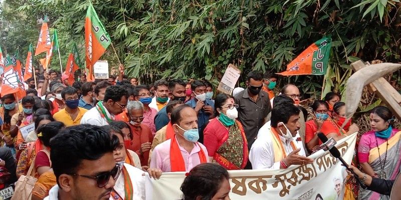 BJP MP locket Chatterjee shown black flag during a rally in support of farmers law in Singur BTG